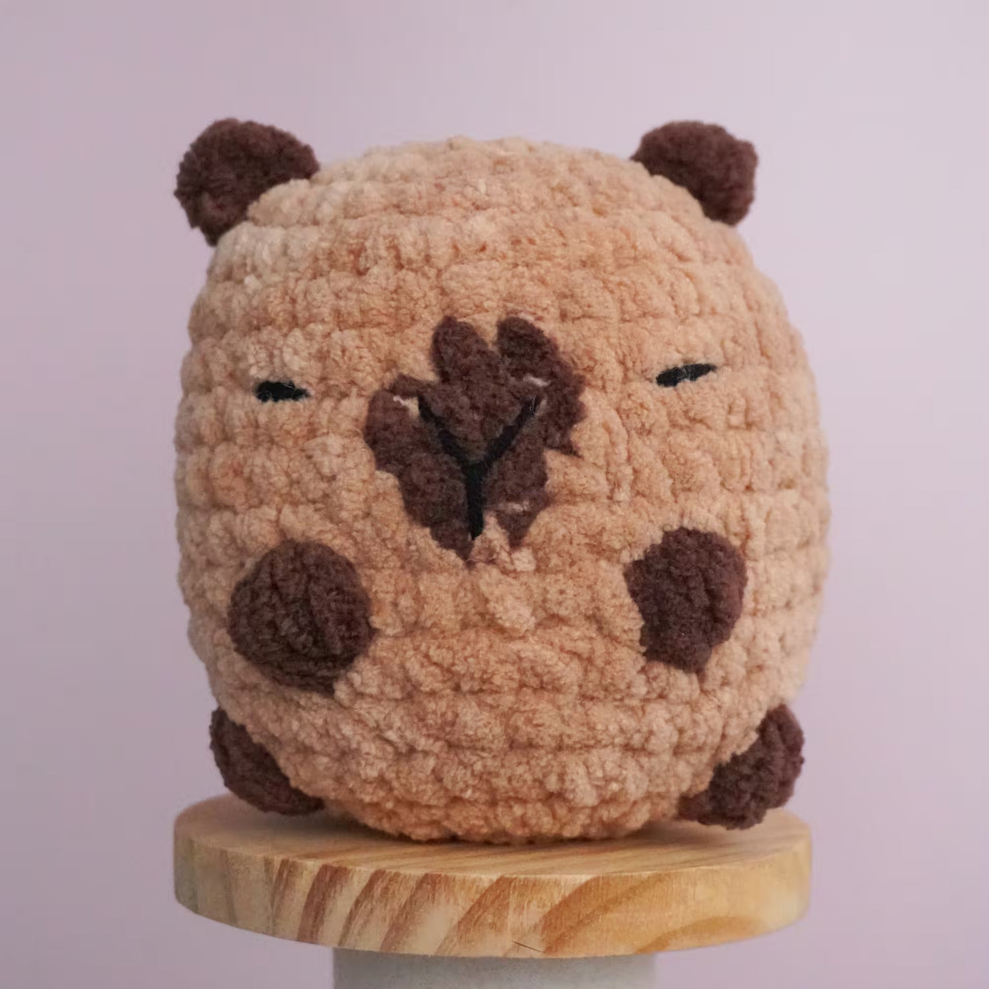 pluszowa kapibara amigurumi na szydelku